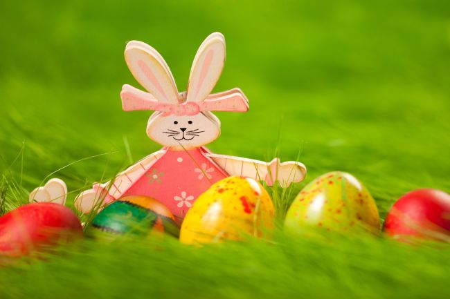 Easter-bunny-and-easter-eggs.jpg Easter-bunny-and-easter-eggs.jpg