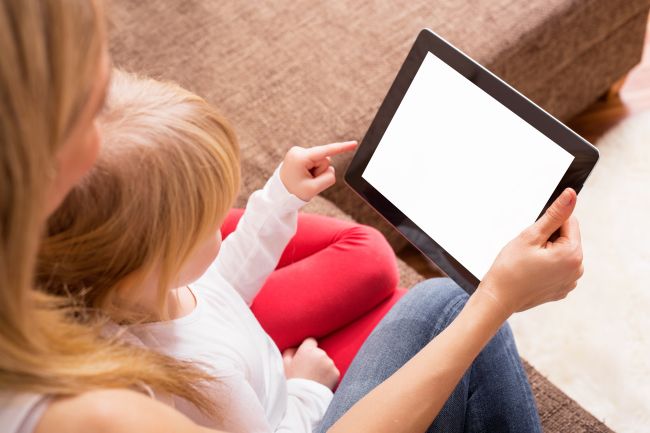 Child-using-technology.jpg Child-using-technology.jpg